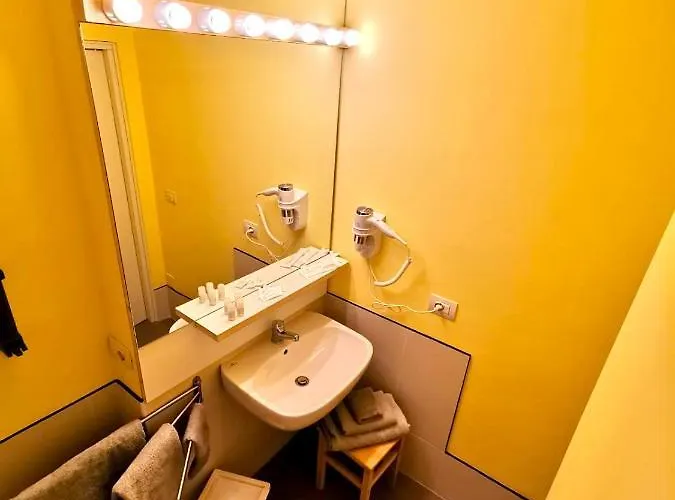 Nocleg ze śniadaniem Red Carpet 3*