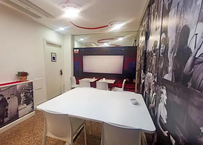 Nocleg ze śniadaniem Red Carpet 3*