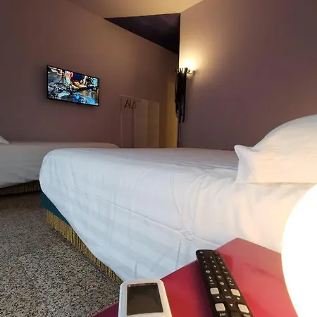 Red Carpet 4* Барі