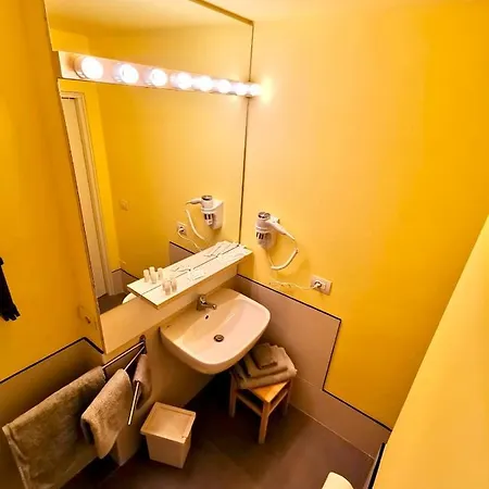 فندق مبيت وإفطار Red Carpet 3*