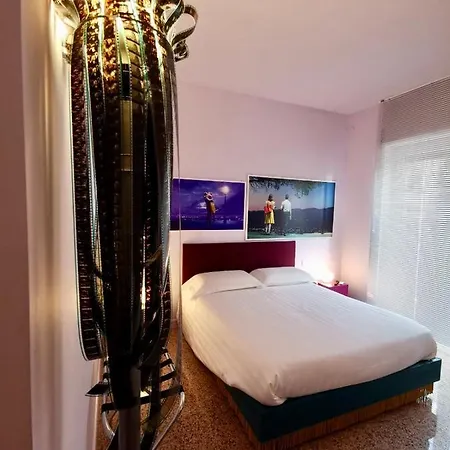فندق مبيت وإفطار Red Carpet 3*