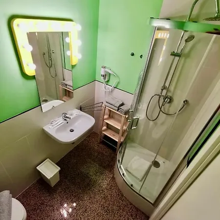 Red Carpet 4* Барі